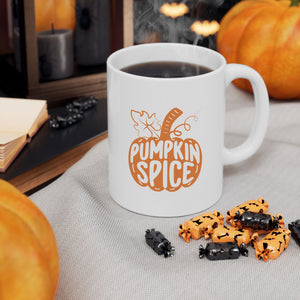 Taza de café con especias de calabaza